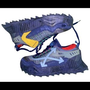 Designer Off-White Sneakers worn once size 43.